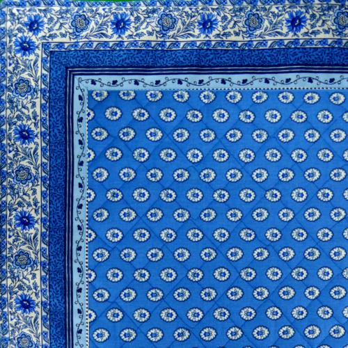Chemin de table matelassé Bleu motif "Gordes" 45x150 cm