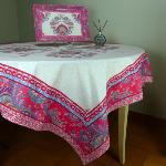 Nappe Framboise 100% Coton Carrée - Motif Haveli